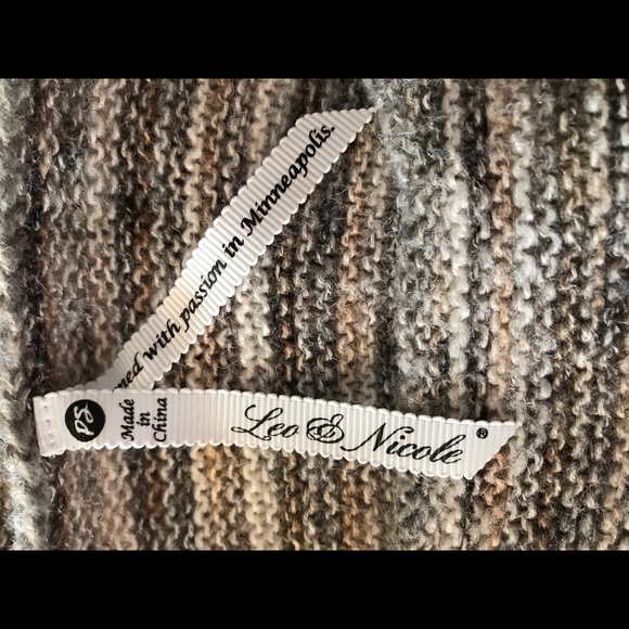 Leo & Nicole Sweater - Picture 4 of 4